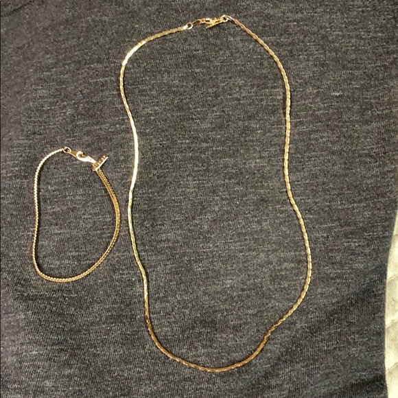 Jewelry - 18k Gold Plated Vintage Necklace & Bracelet Set
